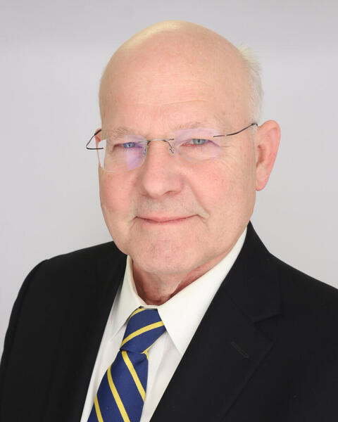 Kevin E. Bennet