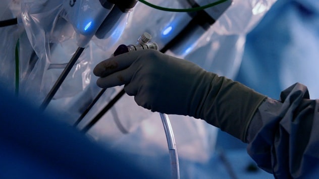Robotic parastomal hernia repair surgery