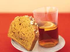 Pumpkin-hazelnut tea cake