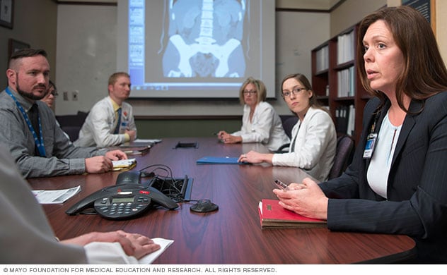 Equipo de trasplante con donante vivo de Mayo Clinic