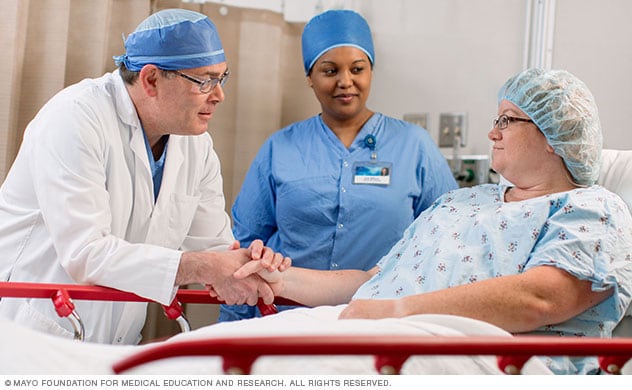 Consulta quirúrgica sobre el trasplante de hígado en Mayo Clinic