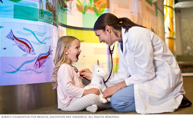 El enfoque de equipo de Mayo Clinic consta de especialistas en pediatría sumamente capacitados que tratan a niños con tumor de Wilms.