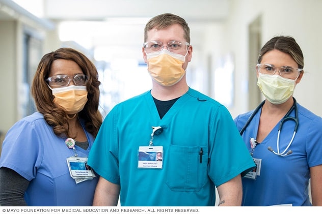 El personal de enfermería de Mayo Clinic se dedica a la atención médica en equipo.