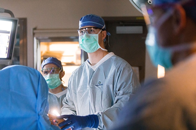 A Mayo Clinic surgical team performs a replacement procedure.