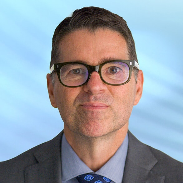 Eric J. Moore，医学博士