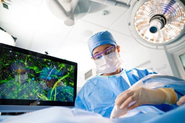 A Mayo Clinic surgeon demonstrates the use of a new surgical probe.